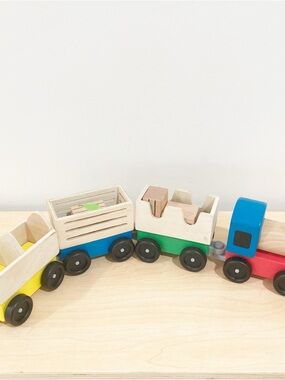 Melissa & Doug Wooden Pull-Along Train in Blue, Green, Red, Yellow